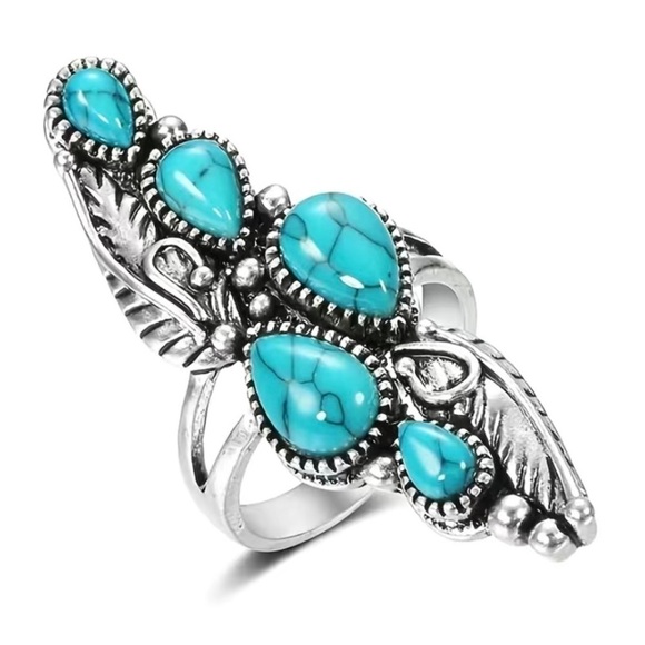Jewelry - Size 7 Turquoise Statement Ring